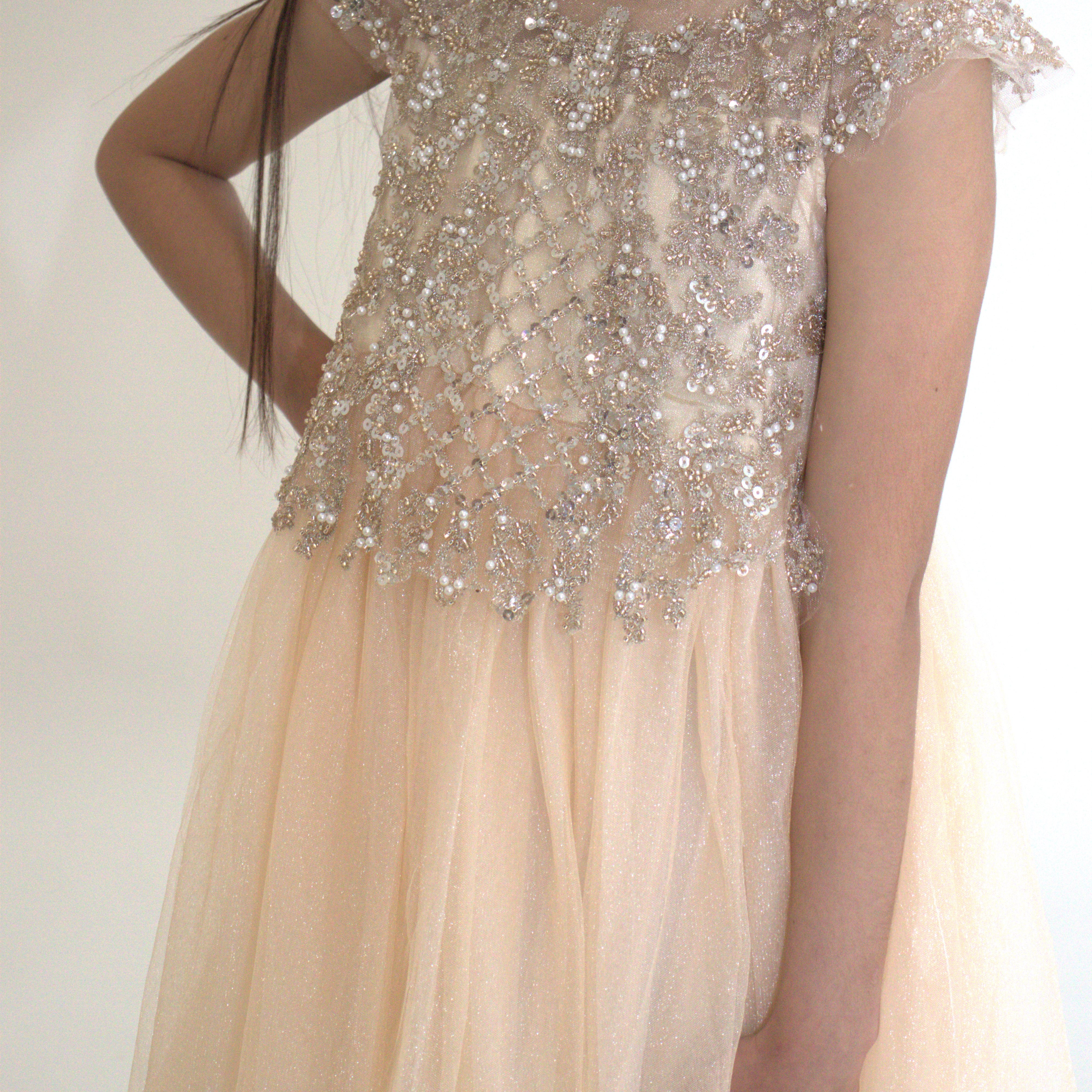 Robe de cérémonie ANABELLA - Pêche -Taille: 130 cm (4/5 ans) détail — Yuko B.