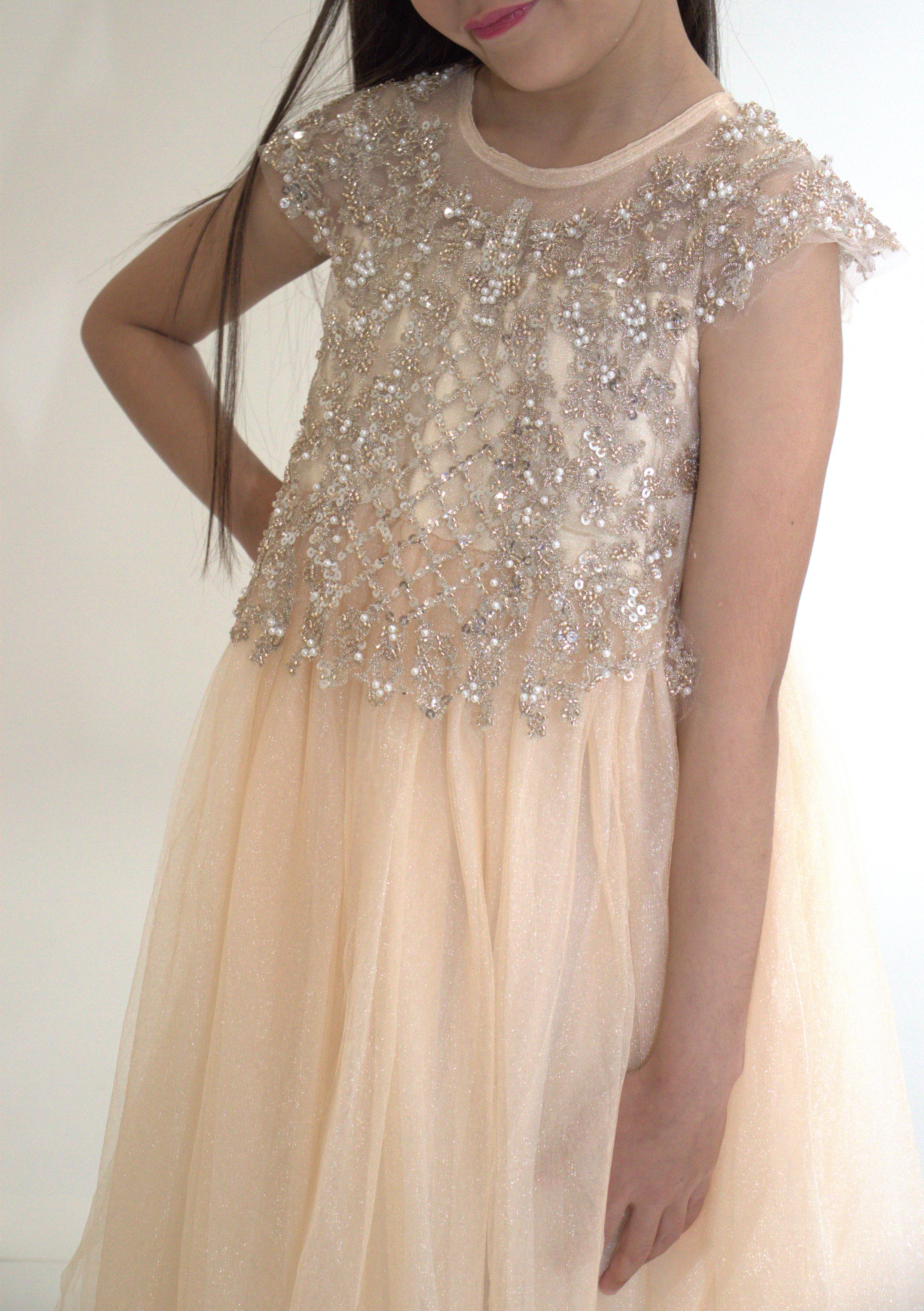 Robe de cérémonie ANABELLA - Pêche -Taille: 130 cm (4/5 ans) détail — Yuko B.
