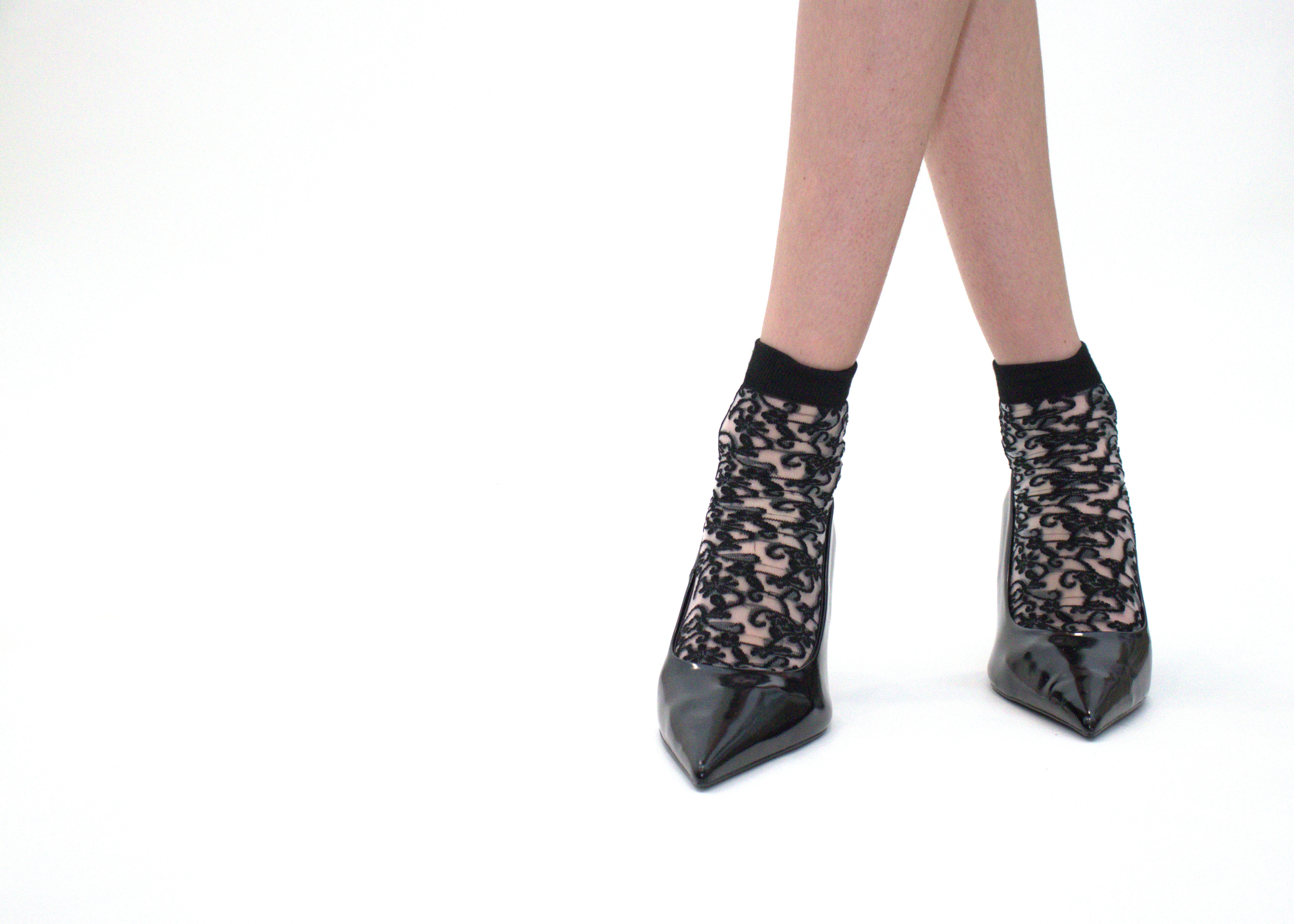 Bella - La chaussette femme en voile ultra-résistant - Version Chaussettes haute — accessoire enfant Yuko B.