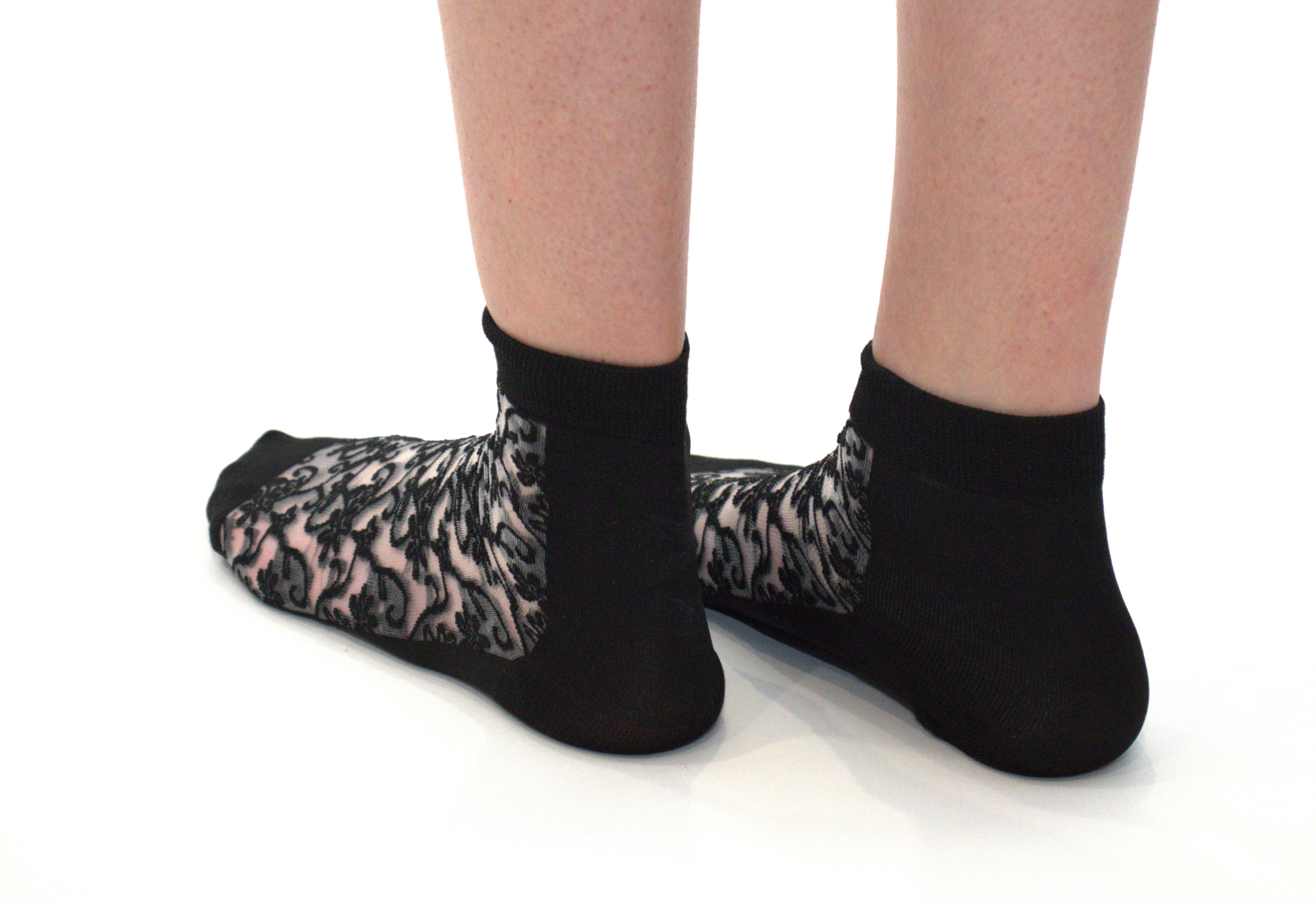 Bella - La chaussette femme en voile ultra-résistant - Version Chaussettes haute ouvert — Yuko B.