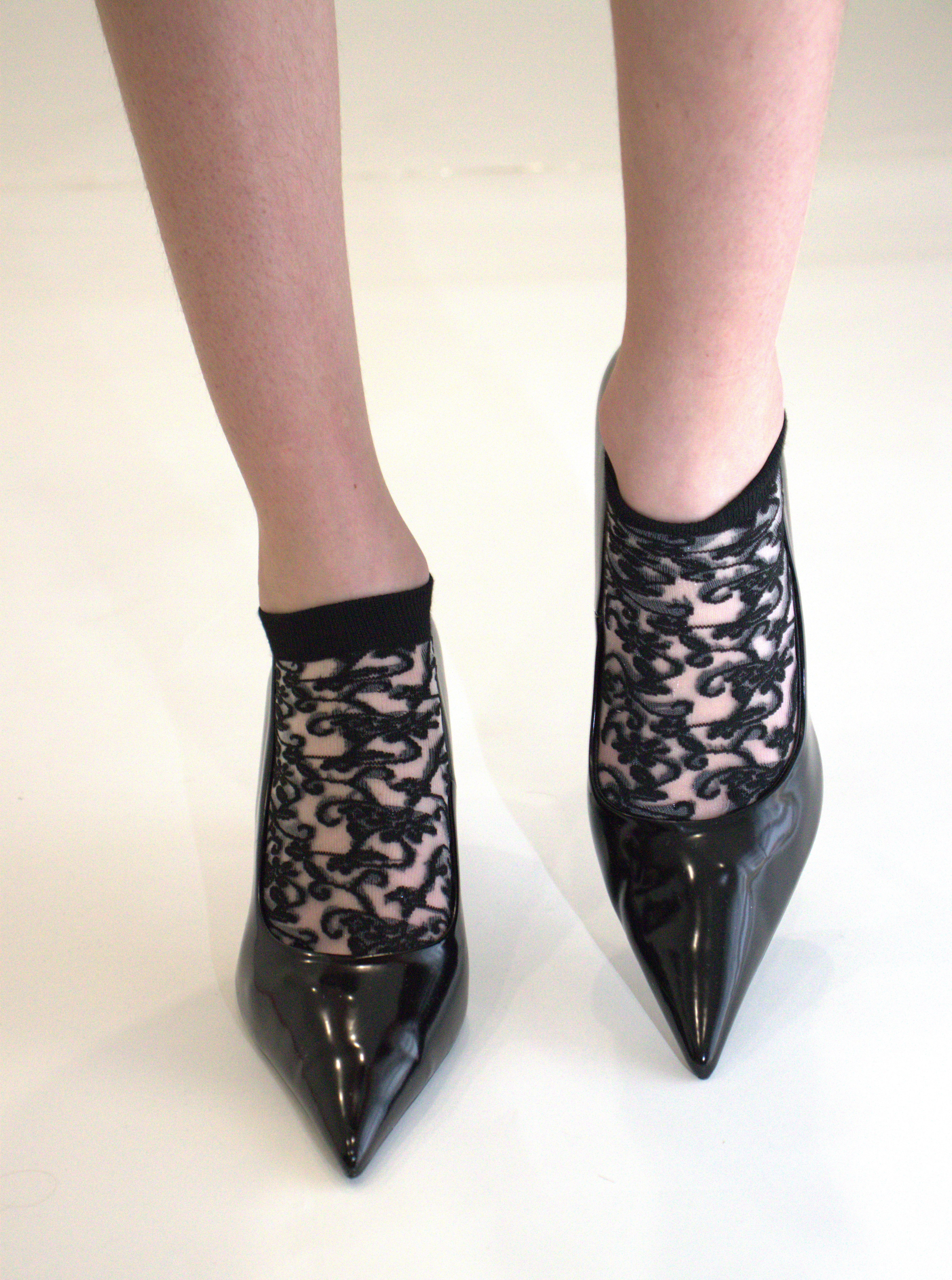 Bella - La chaussette femme en voile ultra-résistant - Version Chaussettes haute — accessoire enfant Yuko B.