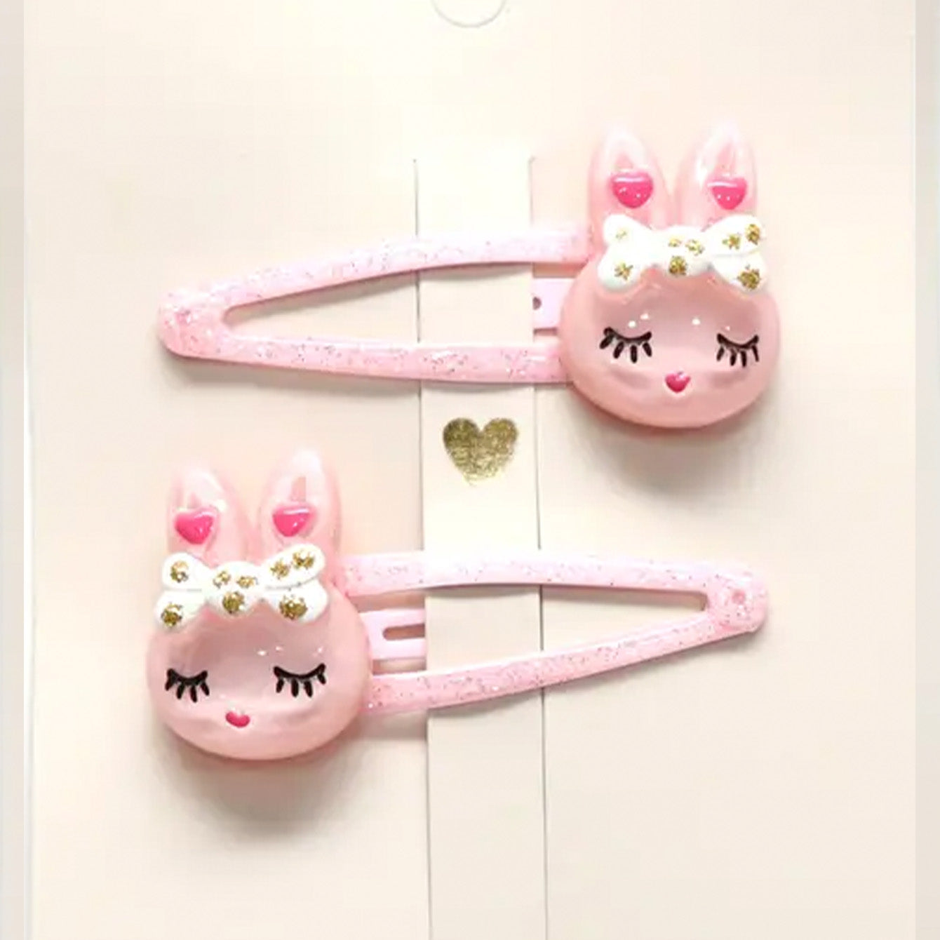 Barrettes à cheveux - Petits lapins - Bella vue de face — Yuko B.
