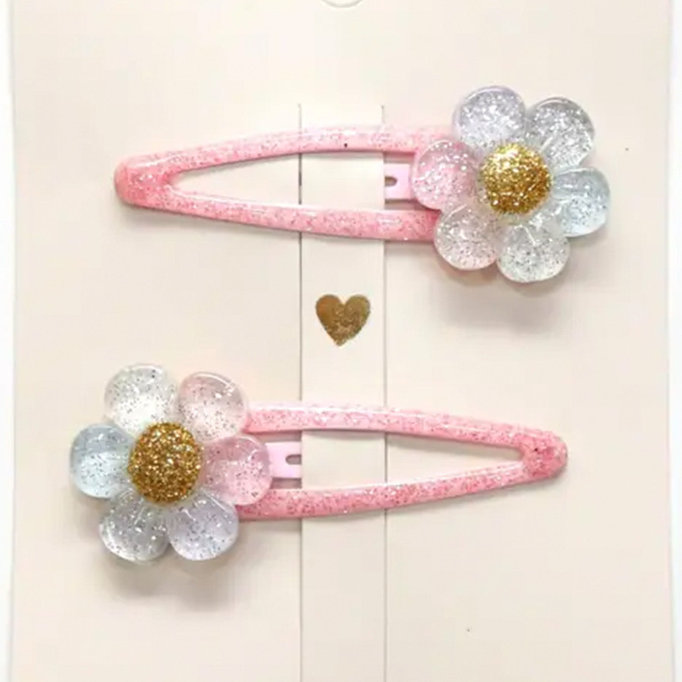 Barrettes à cheveux - Fleurs paquerettes Daisies vue de face — Yuko B.