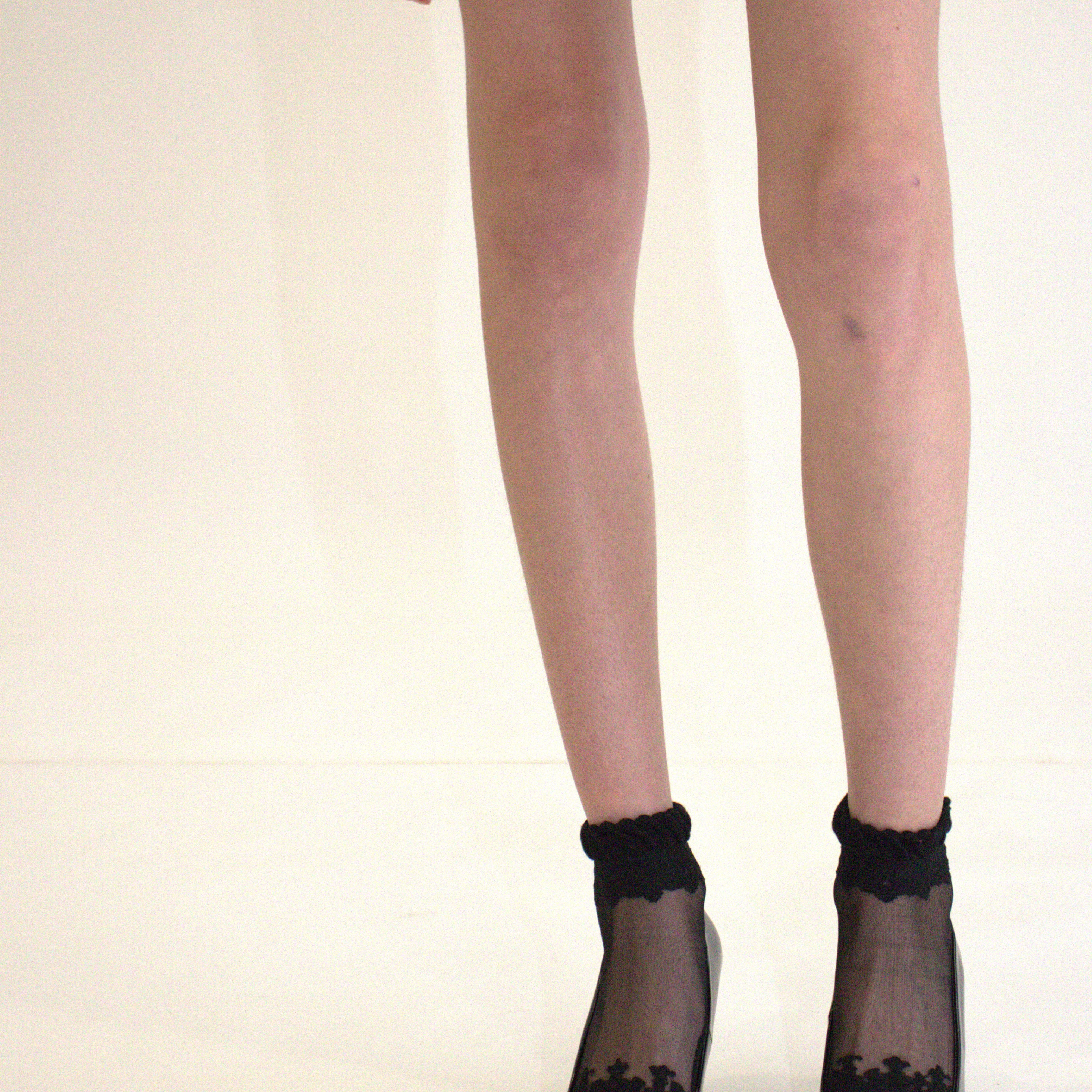 DIVA - Noir - La chaussette femme en voile ultra-résistant avec accessoires — Yuko B.