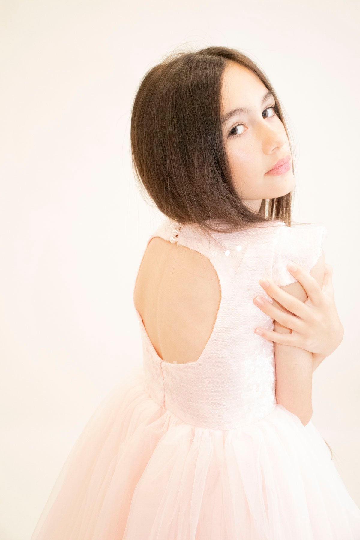 Robe de cérémonie FIONA Rose - Taille 150cm (9/10 ans) lifestyle — enfant Yuko B.