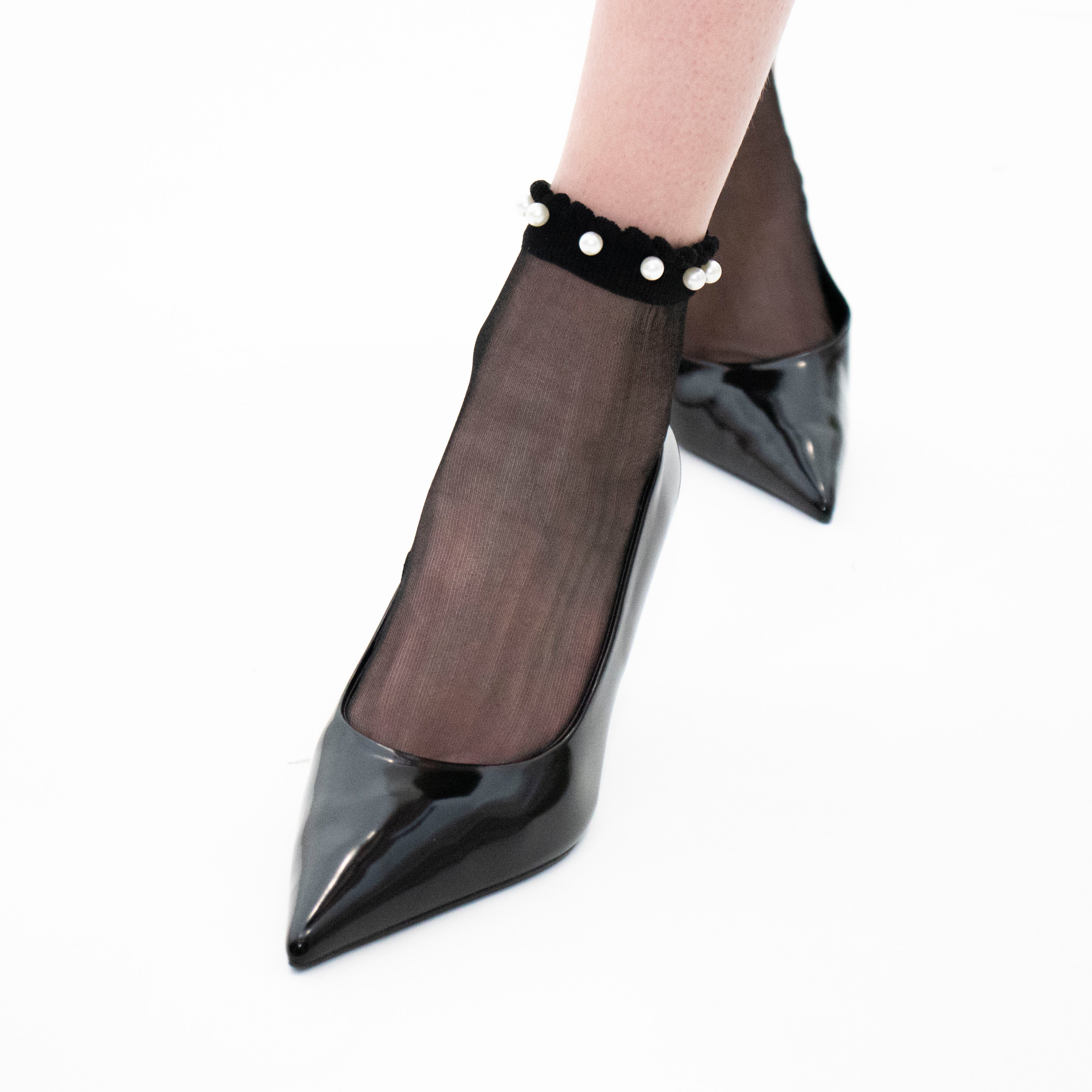 Perla - La chaussette en voile resistant ornée de perles délicates — accessoire enfant Yuko B.