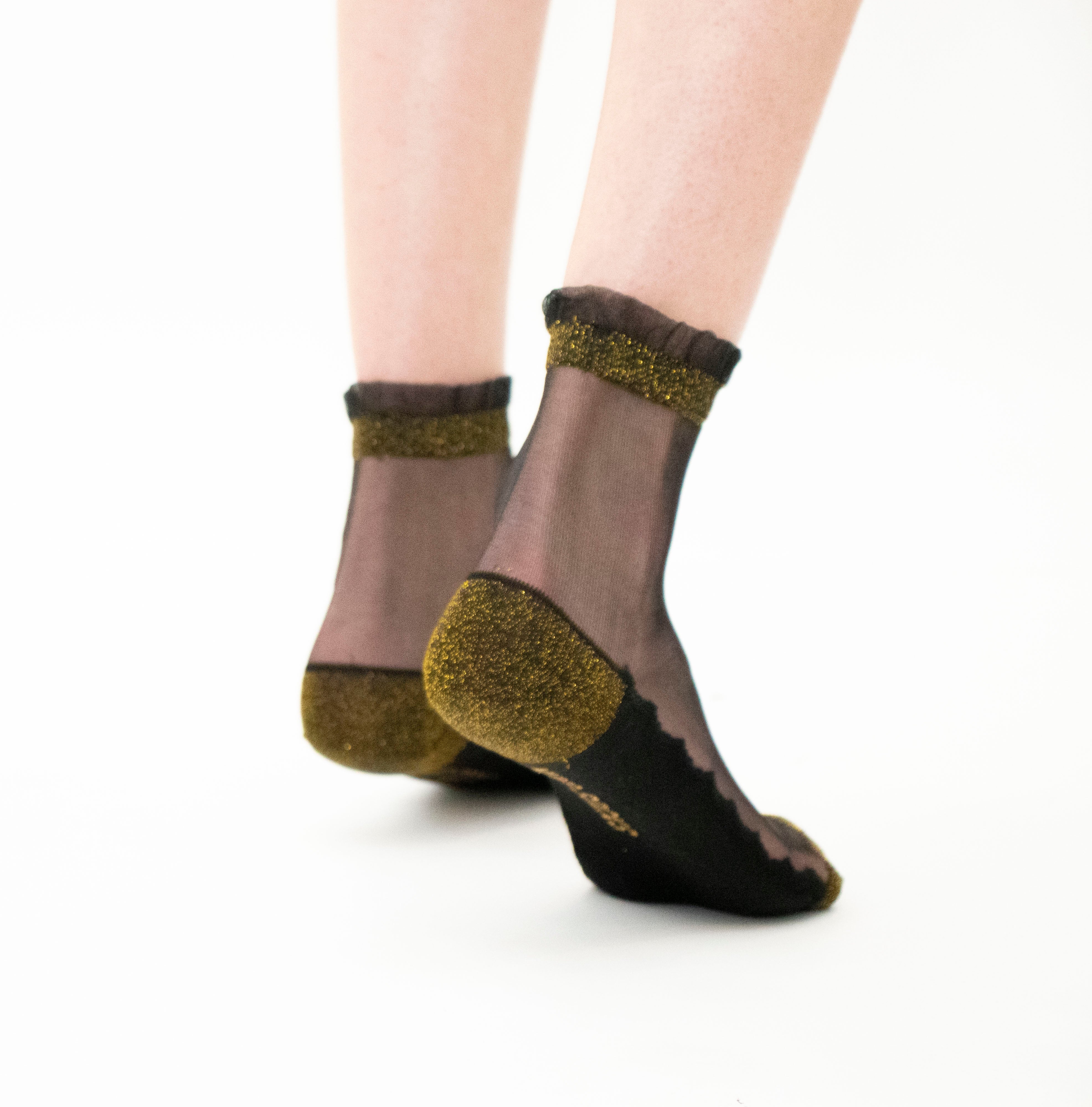 Shine - Gold - La chaussette femme en voile ultra-résistant vue de côté — Yuko B.