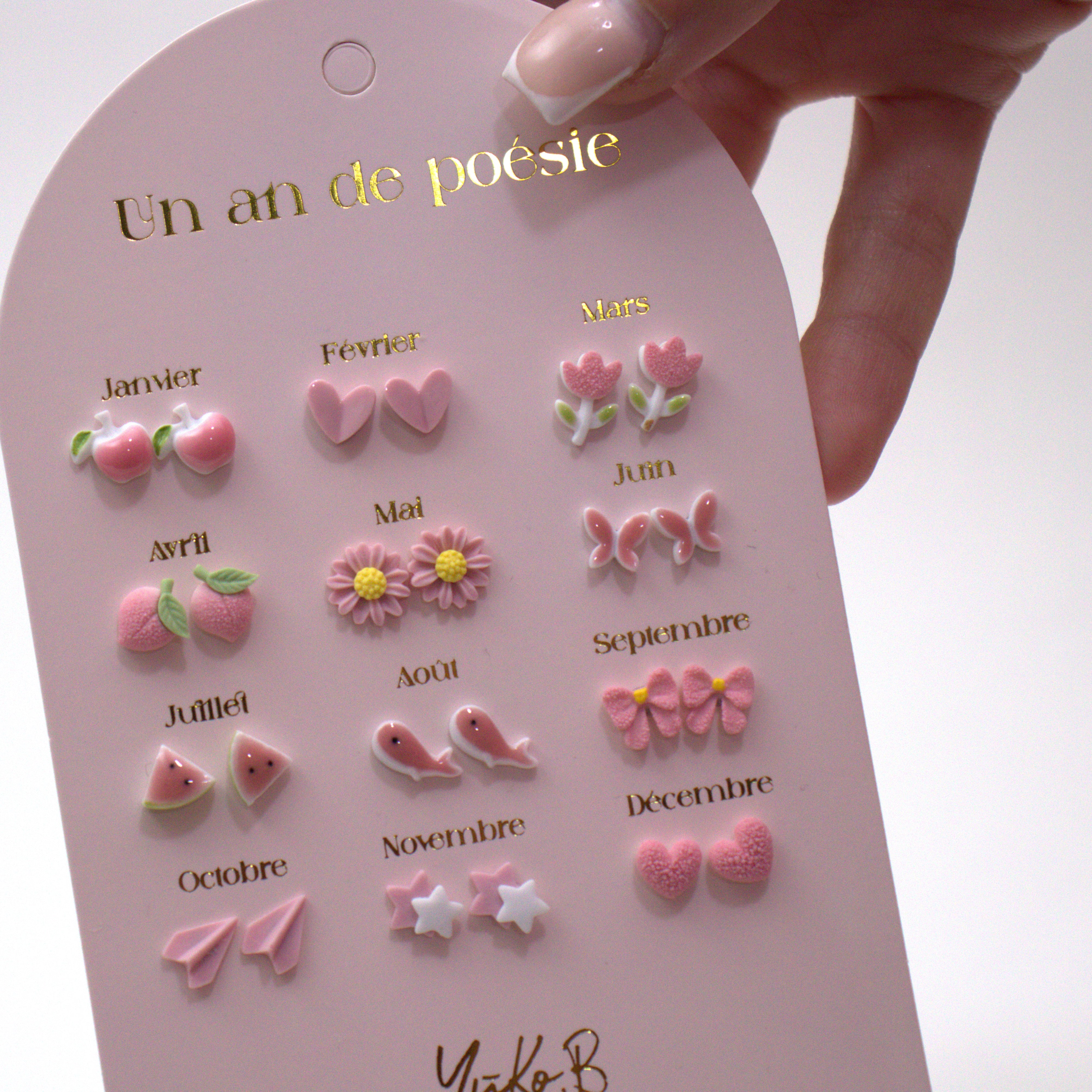 Ensemble de 12 paires de boucles d'oreilles en céramique - Un An de Poésie rose - Yuko B.