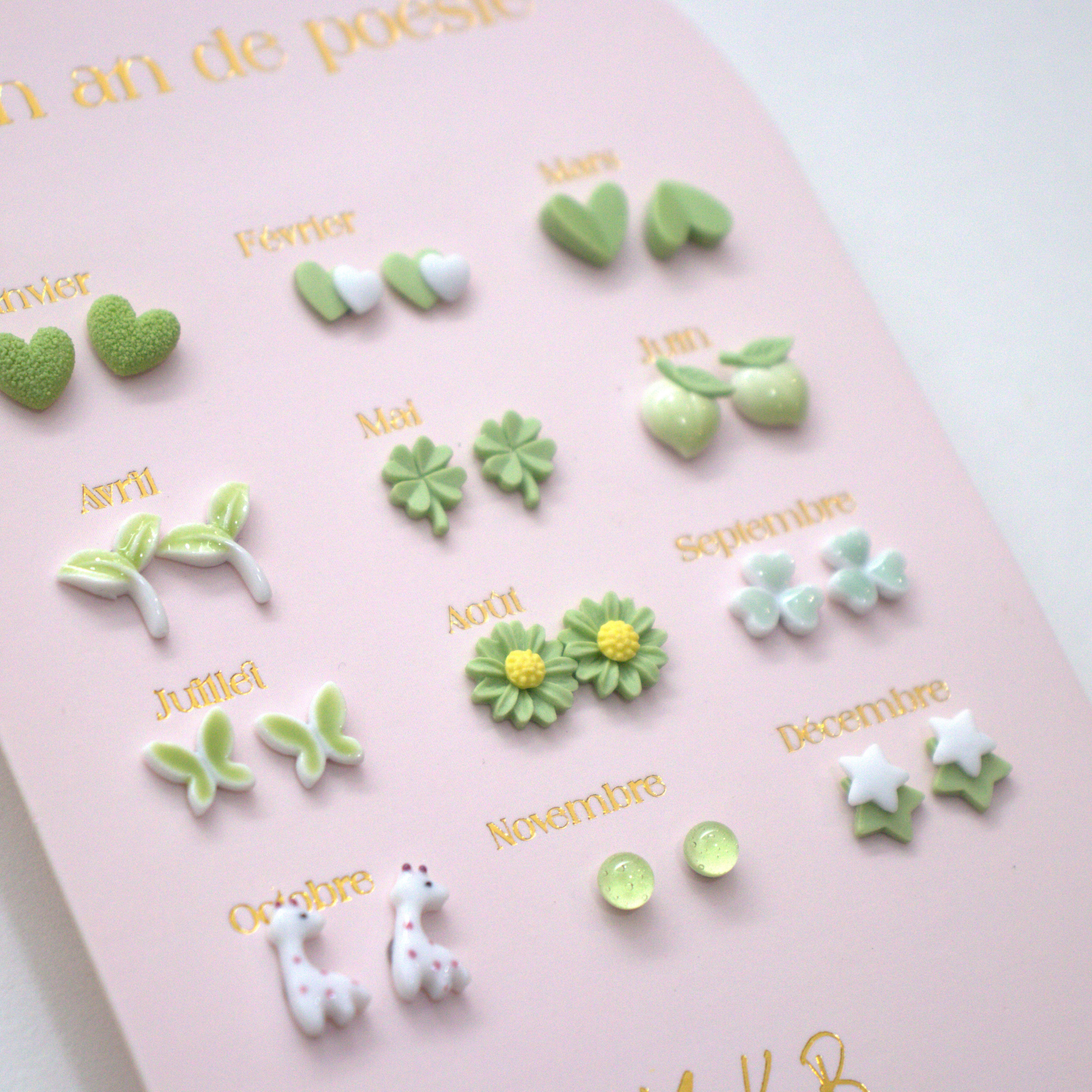 Ensemble de 12 paires de boucles d'oreilles en céramique Sans Nickel - Un An de Poésie Verte - Yuko B.