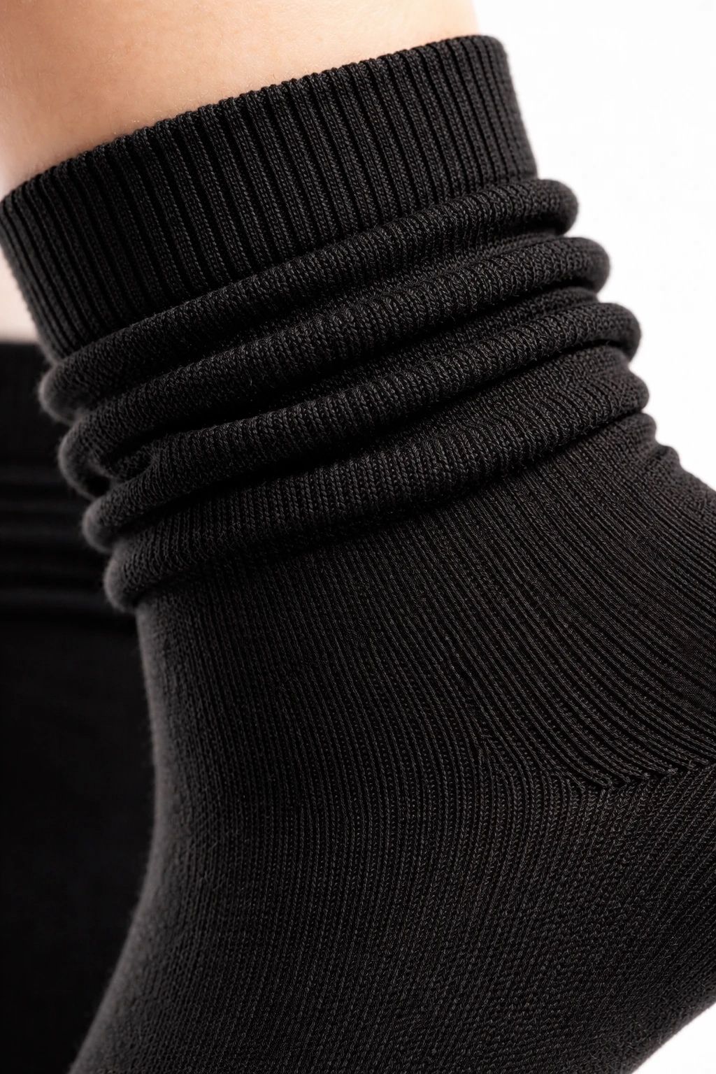 Chaussettes Premium Soft Touch en Coton Pur - Noir vue de face — Yuko B.