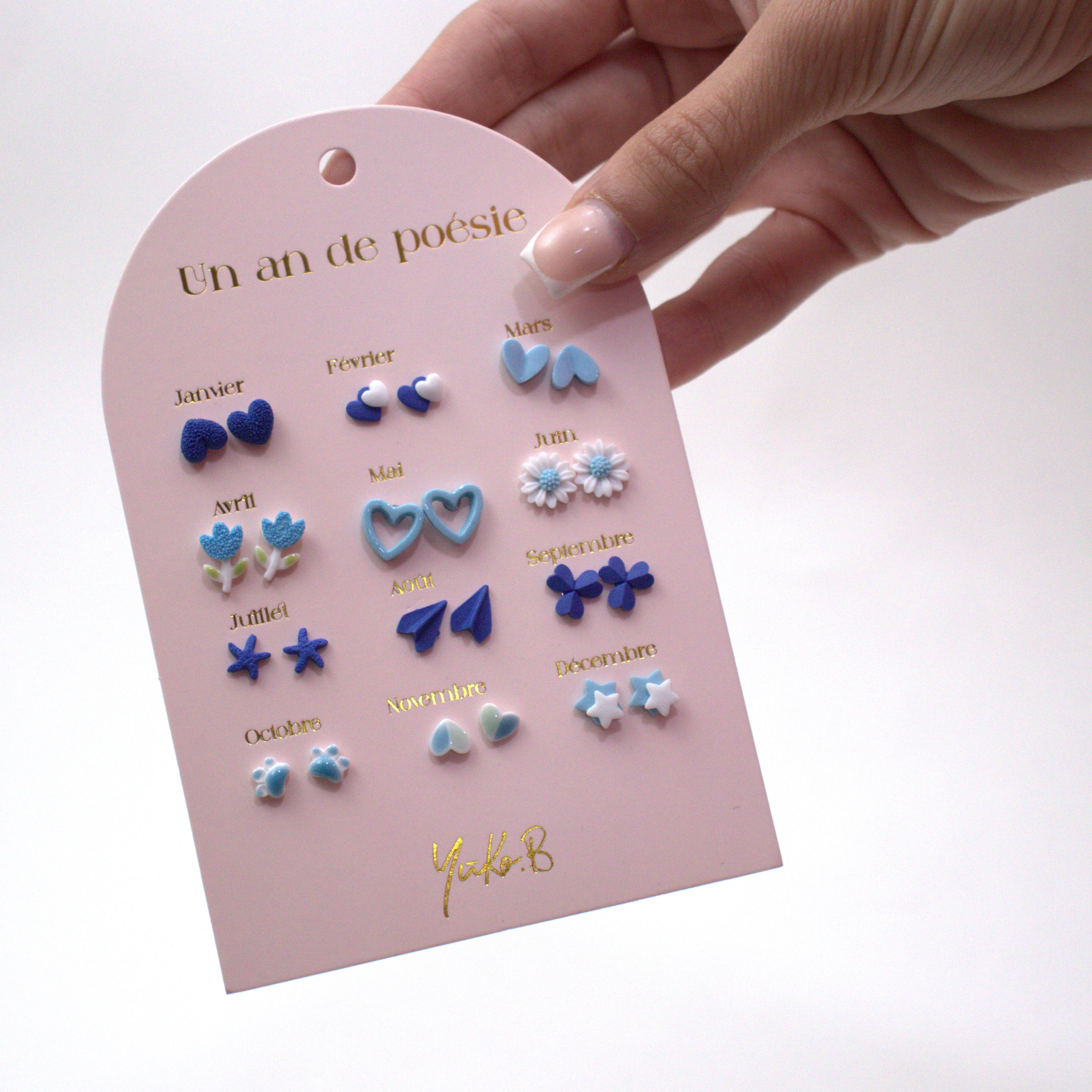 Ensemble de 12 paires de boucles d'oreilles en céramique Sans Nickel - Un An de Poésie Bleue - Yuko B.